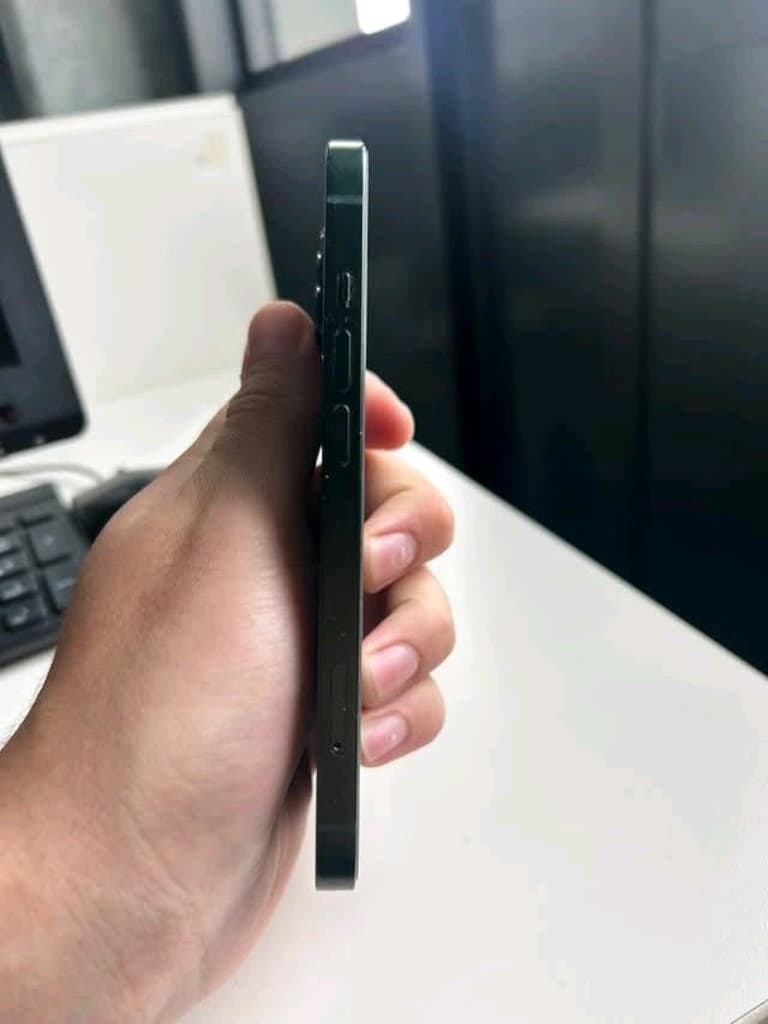iPhone 13 - 3