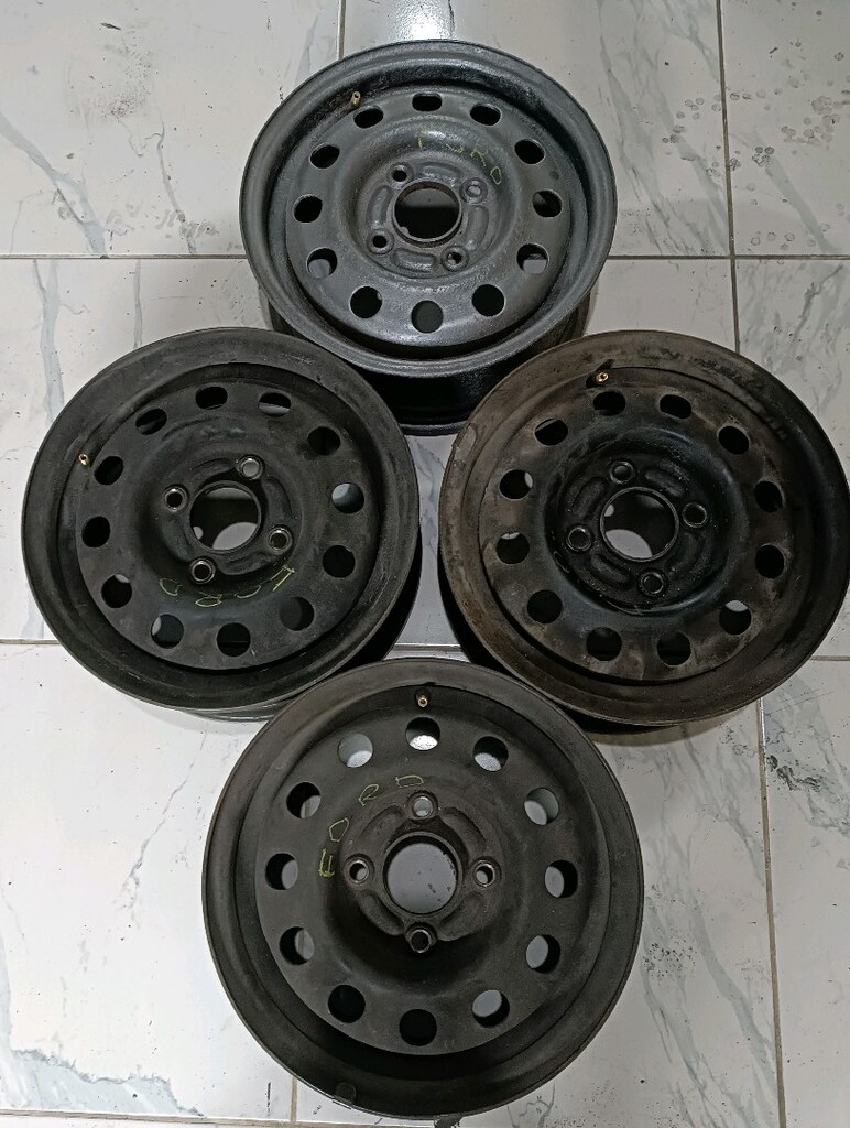 13 İNÇ FORD TENEKE JANT TAKIMI - 2