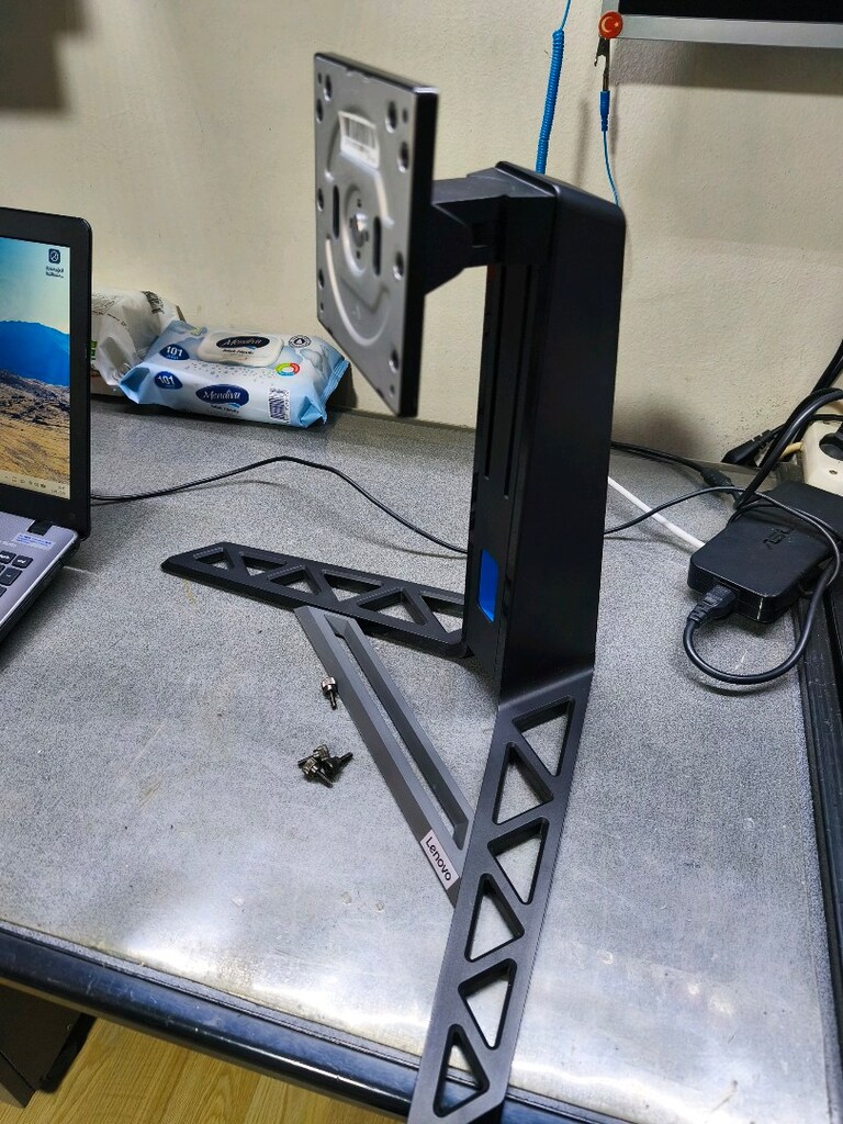 monitör ayağı asansörlü 360 donebilen Lenovo Legion çıkma - 2
