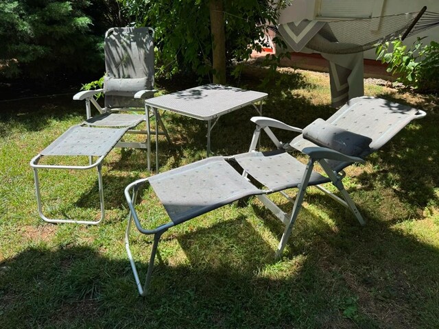 sandalye(şezlong) takımı ve masa