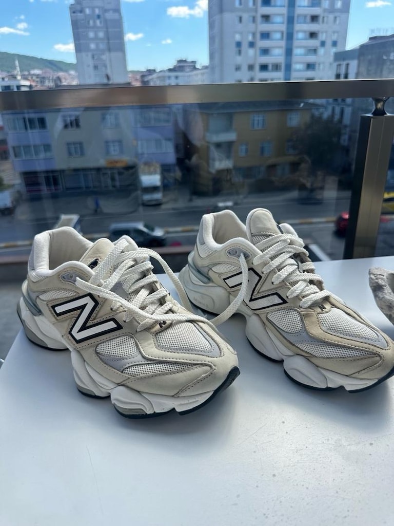 NEW BALANCE 9060 (41,5) fatura mevcut - 2