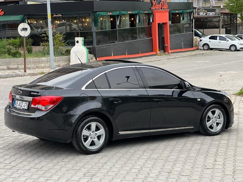 Chevrolet Curuze LS Plus - 14