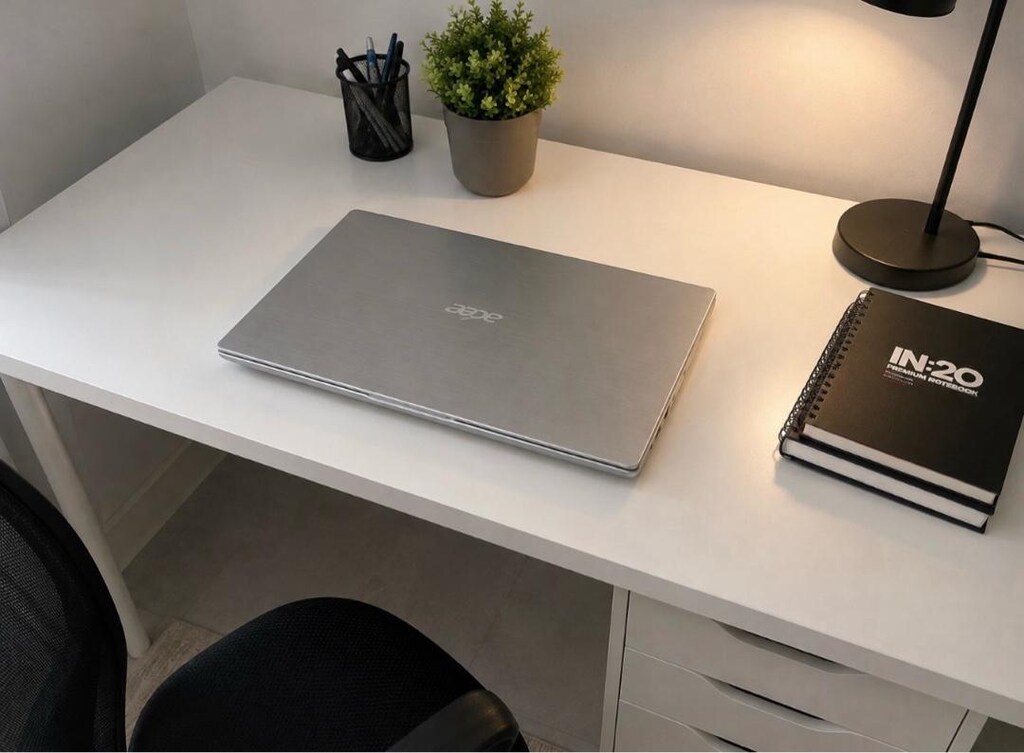 Acer i3 8 GB RAM 120 GB SSD Laptop - 4