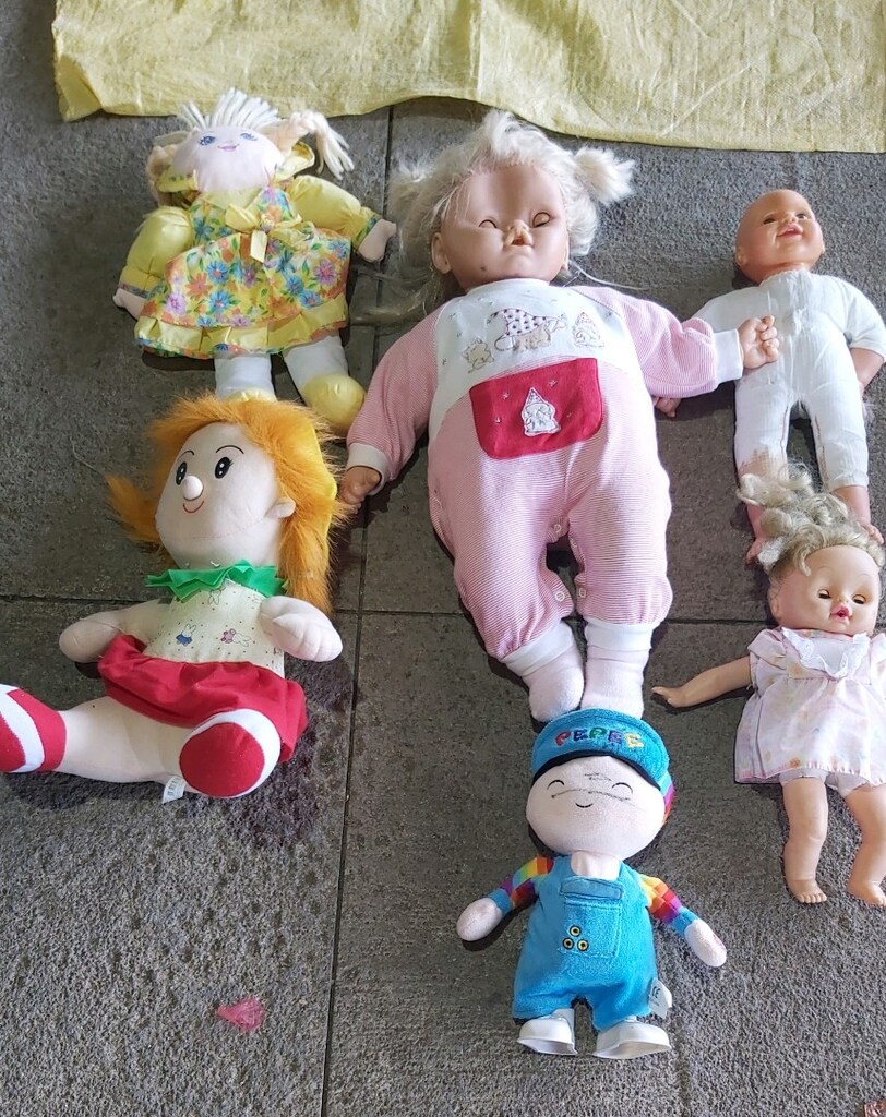çocuk oyuncagi oyuncak bebeklet