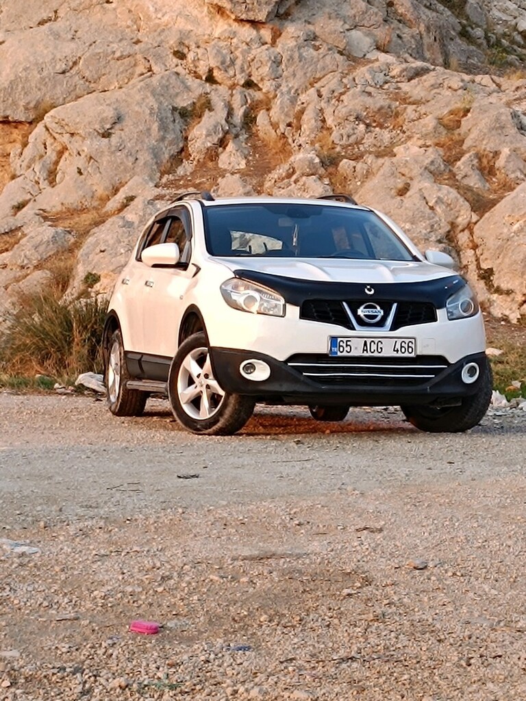 2011 model Nissan Qashqai - 2
