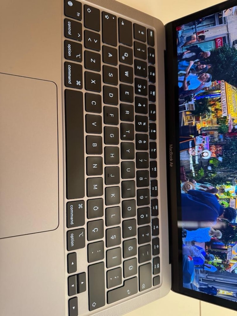 Macbook Air MGN63TU/A - 6