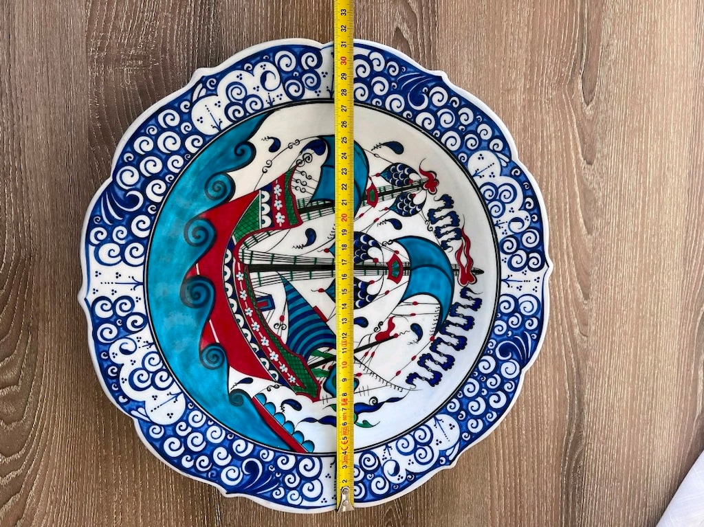 Mehmet Gürsoy İmzalı, Orijinal İznik Çinisi Kalyon Tabak (31 cm) - 6