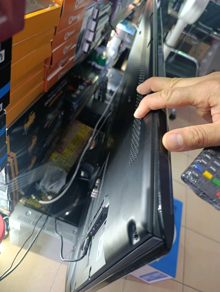 LG 106 ekran LED TV açıklamayı okuyun - 3