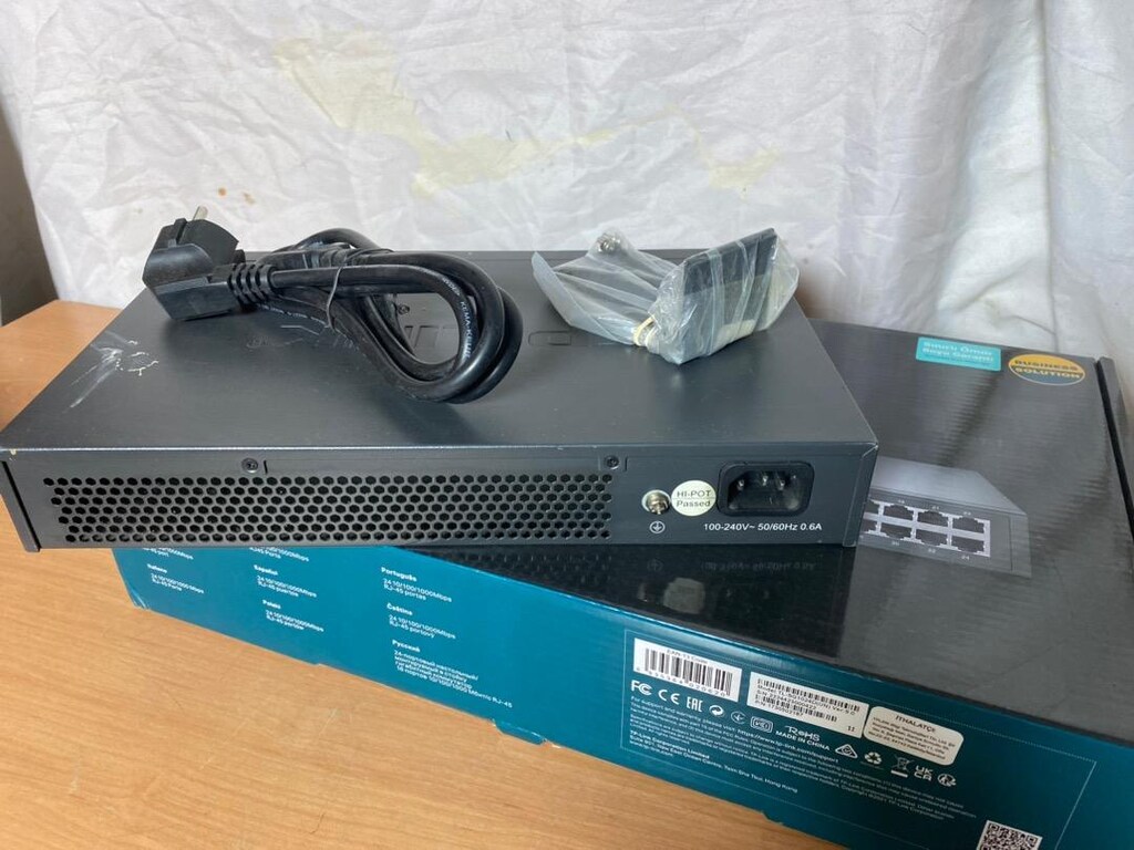 TP-LINK TL-SG1024 24PORT 10/100/1000 Gigabit SWITCH - 4