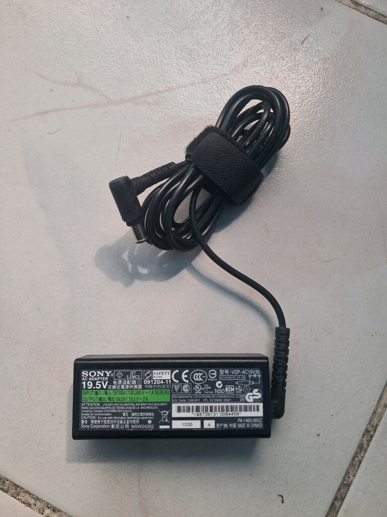 SONY VAIO Adaptör 19.5 volt 2 Amper - 2