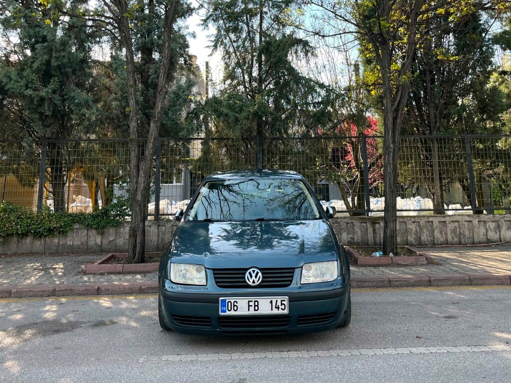 VOLKSWAGEN BORA 1.6 - 7