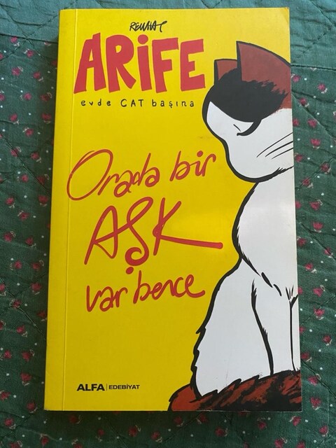 Arife Evde Cat Başına - Orada Bir Aşk Var Bence Rewhat