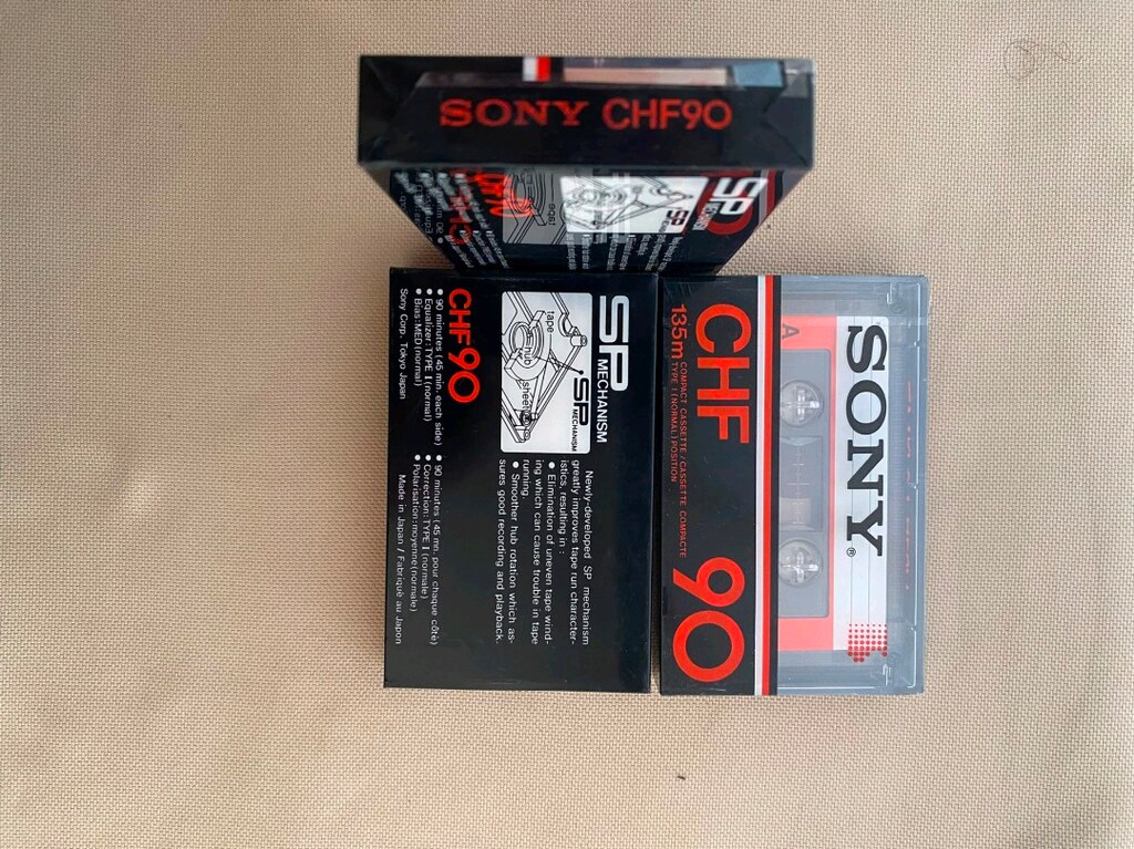 vintage bir boş ses kaseti olan Sony CHF 90 modelidir - 2