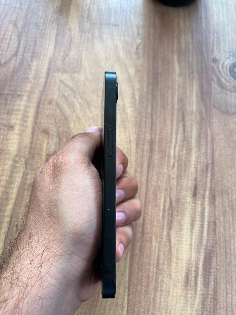 IPHONE 16E 128 GB SIYAH - 4