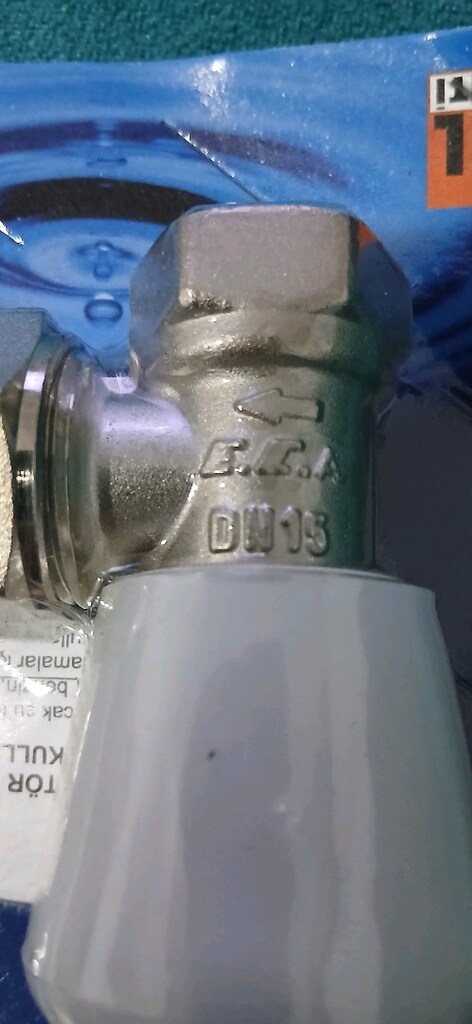 E C AG 1/2 köşe radyötör valfi - 3