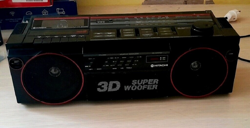 Hitachi 3D Super Woofer Vintage Teyp - 2