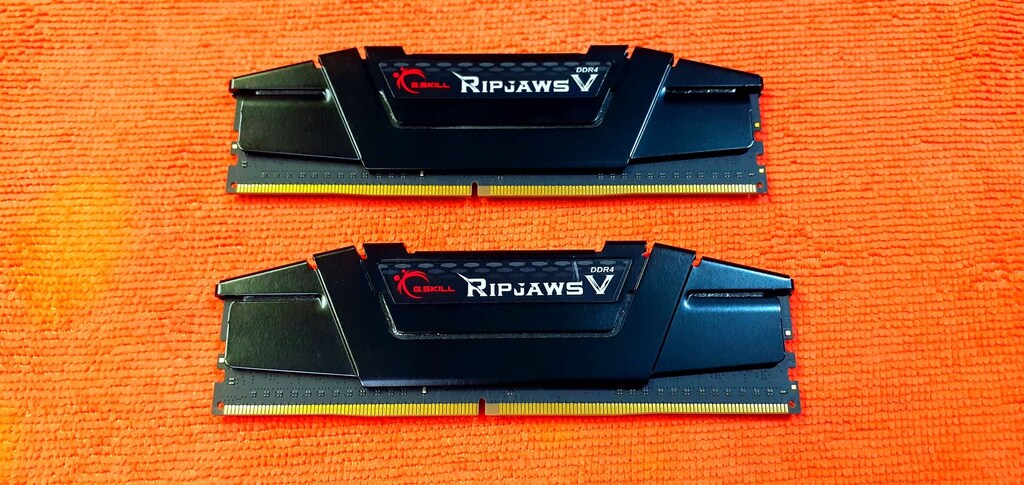 G.Skill Ripjaws V 4000MHz 16GB (2x8) CL18 F4-4000C18D-16GVK DDR4 Ram - 2