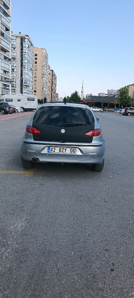 Alfa Romeo 147 - 5