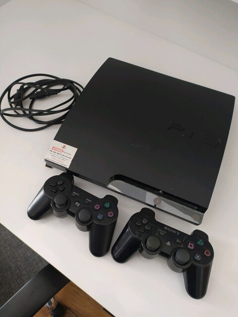 2. el PlayStation 3 slim