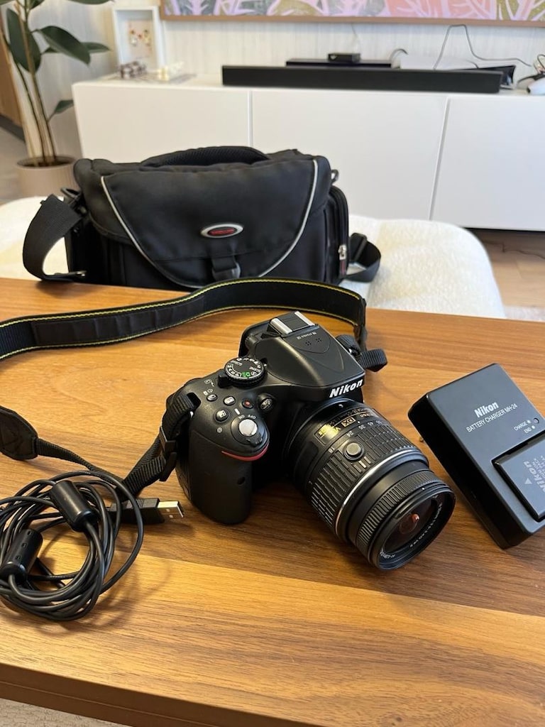 nikon d5200 + 18-55 mm lens