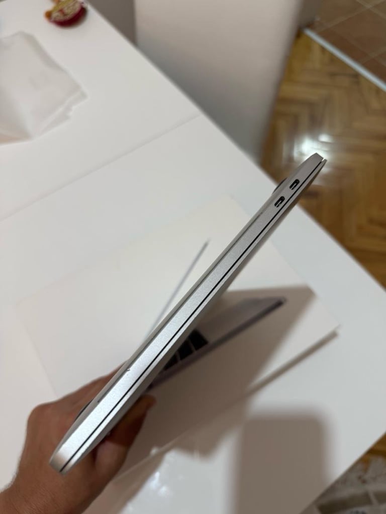 MacBook Pro 13.3 inch 2.0 Ghz 512 GB 4 Çekirdekli Intel Core i5 A2251 - 12