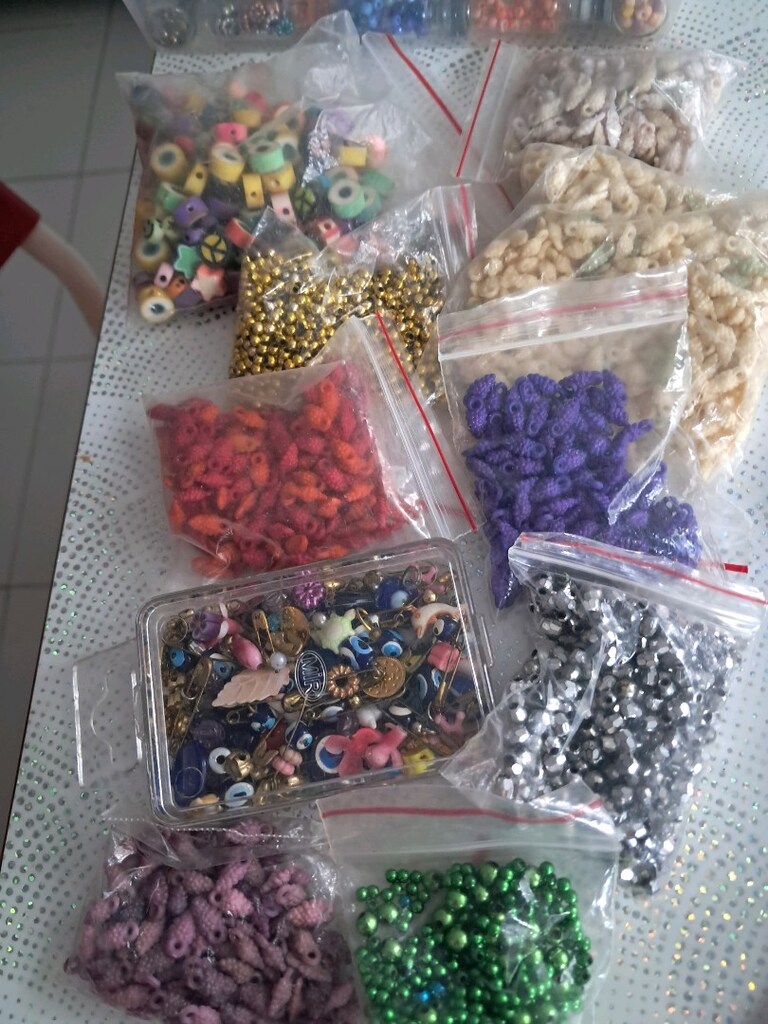 kristal ve kum boncuklar küçuk şiselerdekiler 5 tlden başliyor - 3