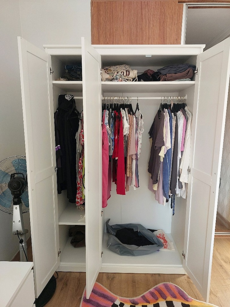 IKEA Songesand 3 Kapaklı Aynalı Gardırop (120x60x191 cm) - 2