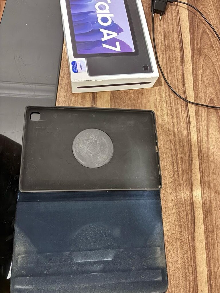 SAMSUNG TABLET - 8