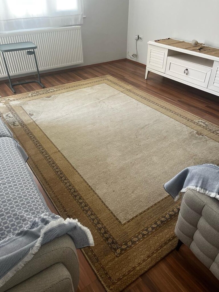 kaliteli halı boş dairede 6 m2 - 2