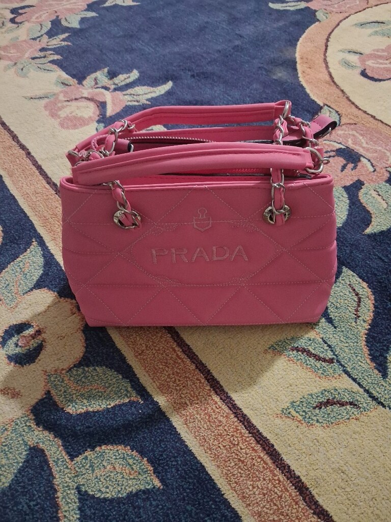 prada çanta