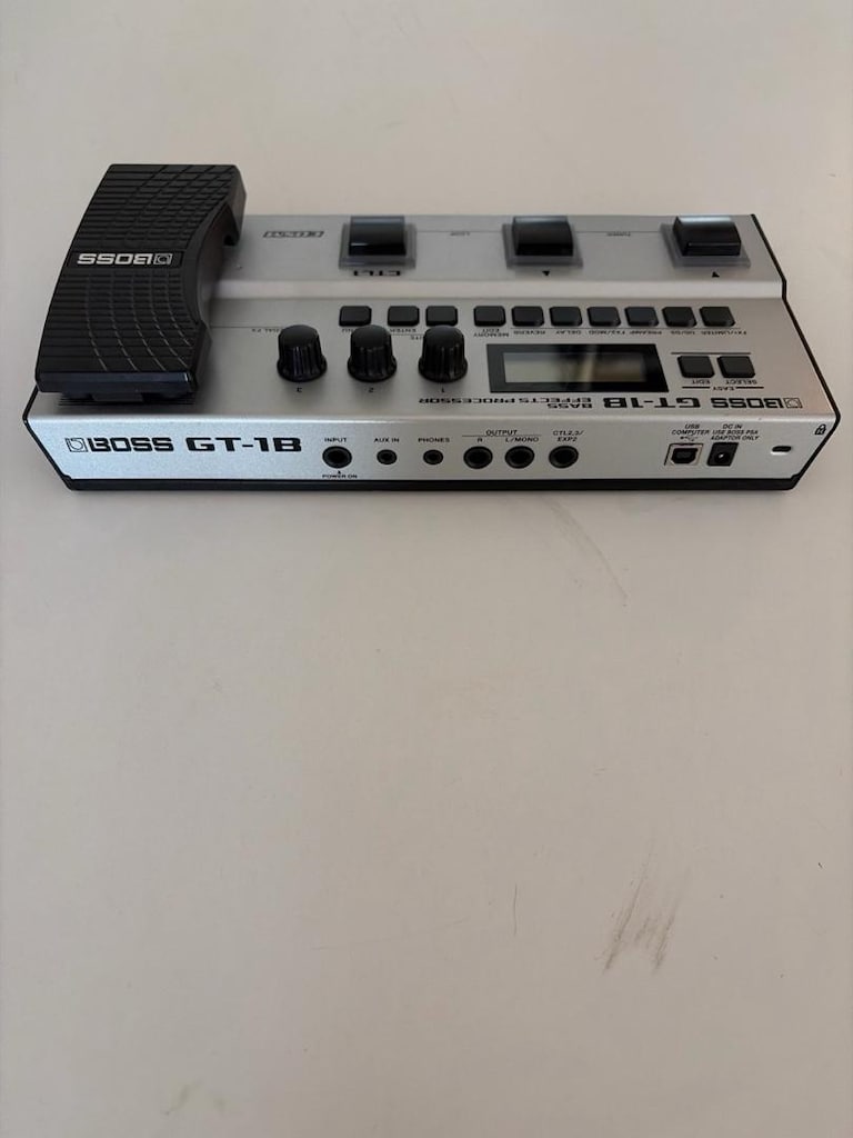 BOSS GT-1B bas gitar için multi efekt prosesörü - 2