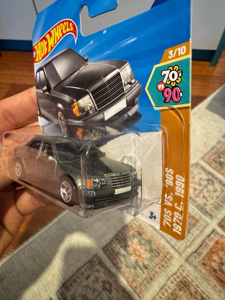 Hot Wheels Mercedes-Benz 500 E - 2