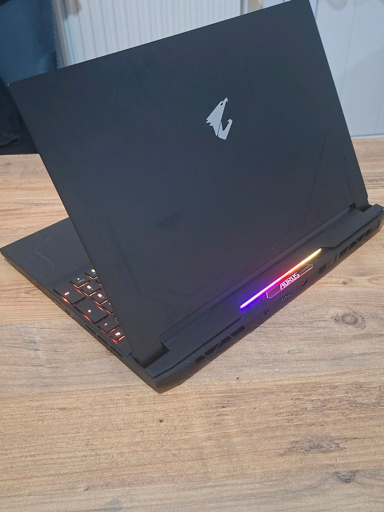 Gigabyte Aorus - 3