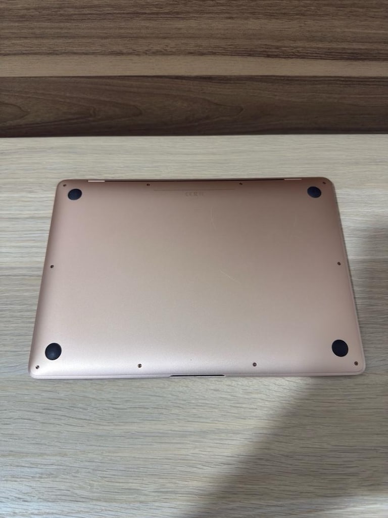 MacBook Air / M1 / 13 inç / 8 GB Ram / 256 GB Ssd - 9