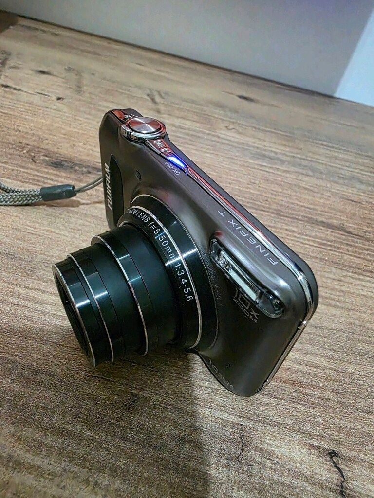 Fujifilm FinePix T200 - 3
