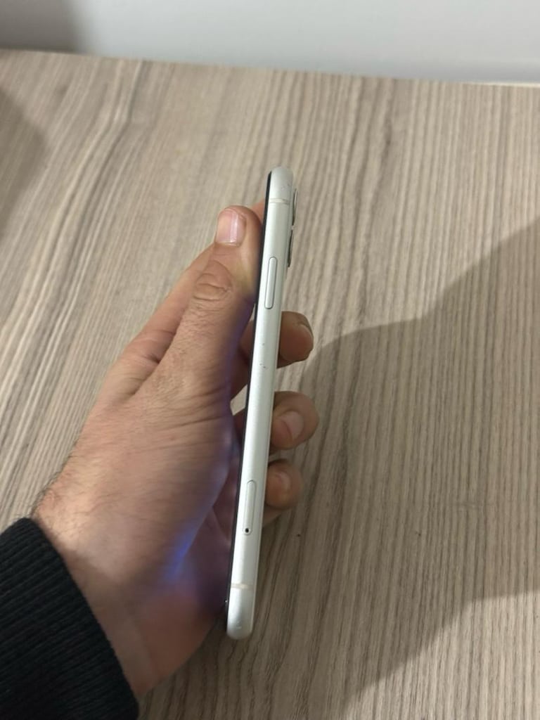 Apple iPhone 11 128 GB - 3