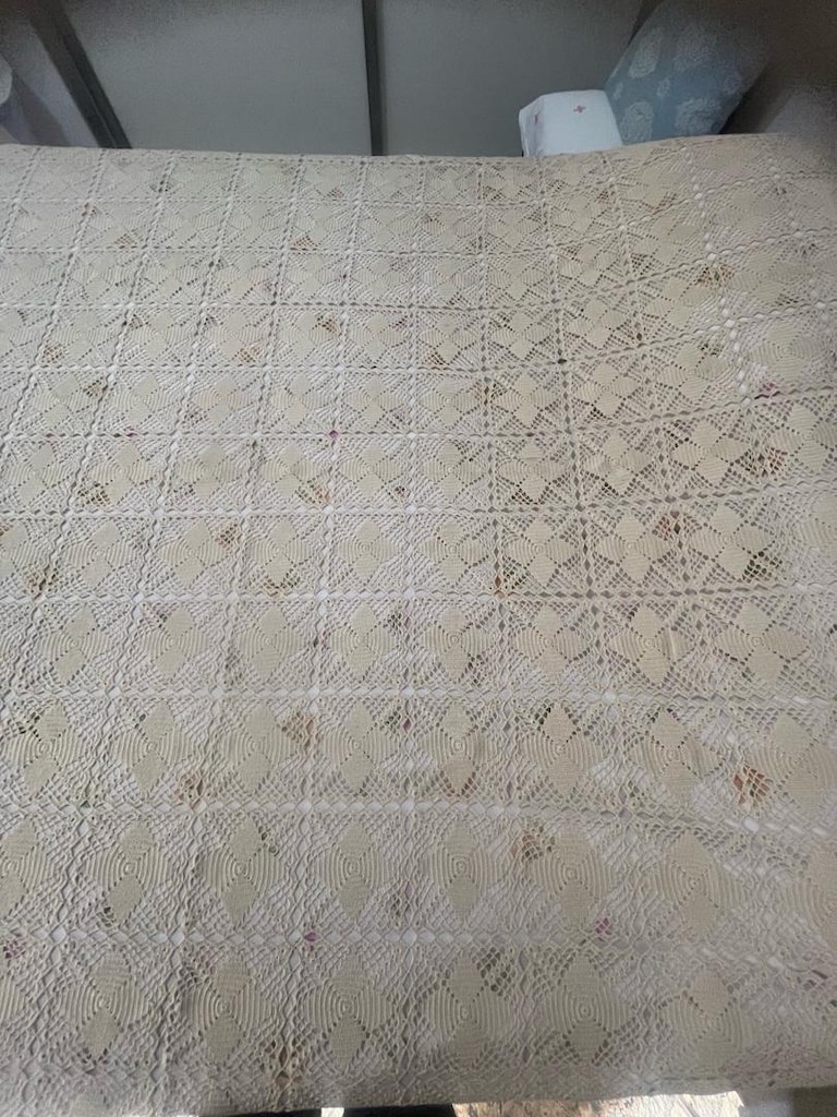 Krem Rengi Kare Motifli Büyük Boy Dantel Yatak Örtüsü yada Masa Örtüsü - 6