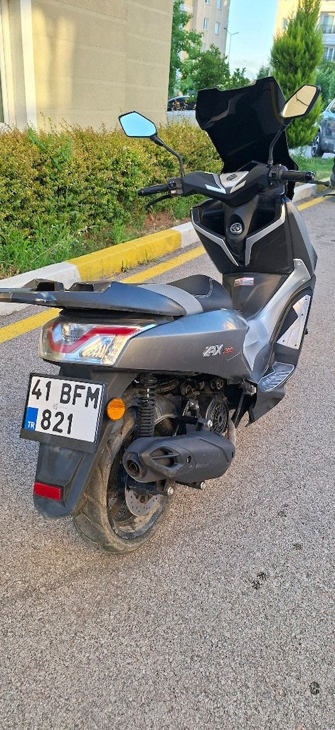 ARORA ZRX 200 SCOTER - 3