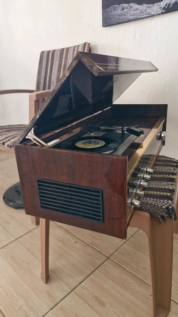 radio plak çalar tertemiz,antika!! - 6
