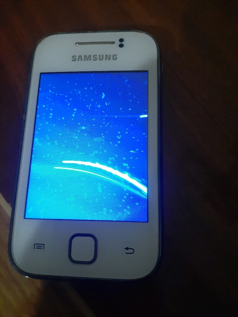 antika samsung mini 7 yil kullanilmadigi icin kapali 200 tl - 2