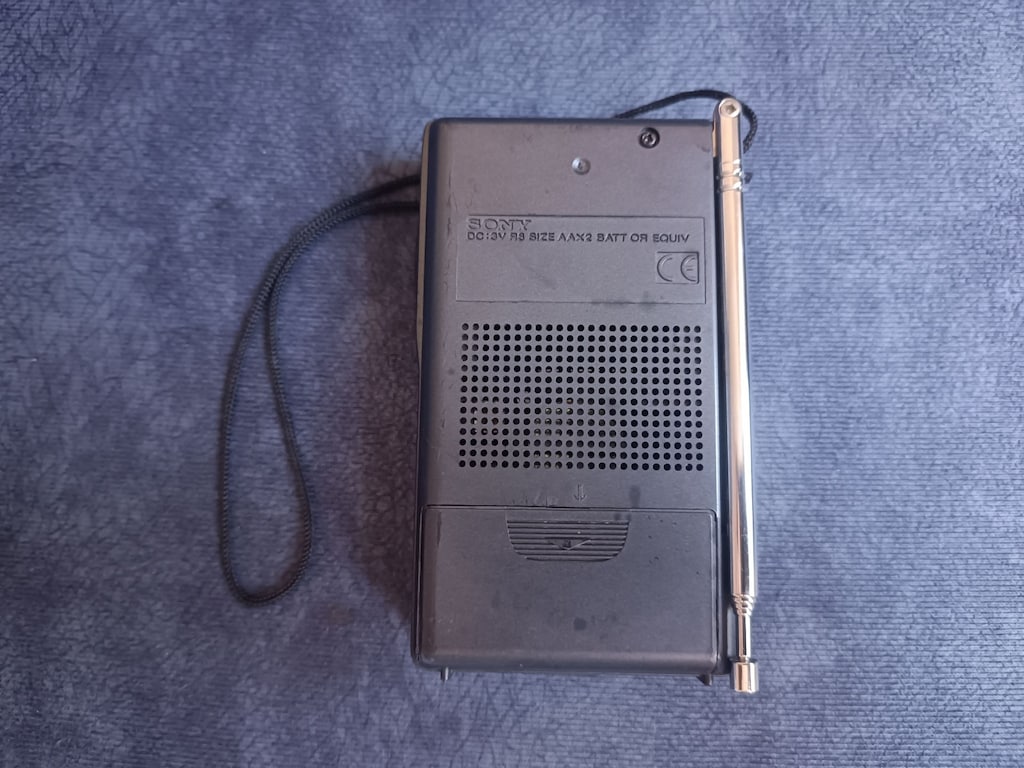 Sony Taşınabilir Cep Tipi Analog FM/AM Radyo (ICF-S10) - 3