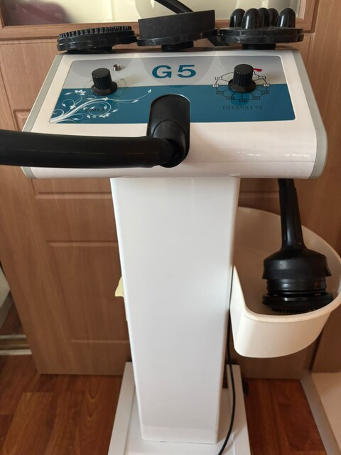ÇOK AZ KULLANILMIŞ GÜZELLİK MERKEZİ EKİPMANLARI ACİLEN SATILIKTIR.