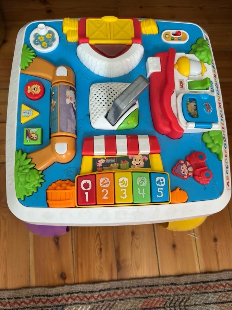 Fisher Price Eğitici Köpekçik Aktivite Masasu