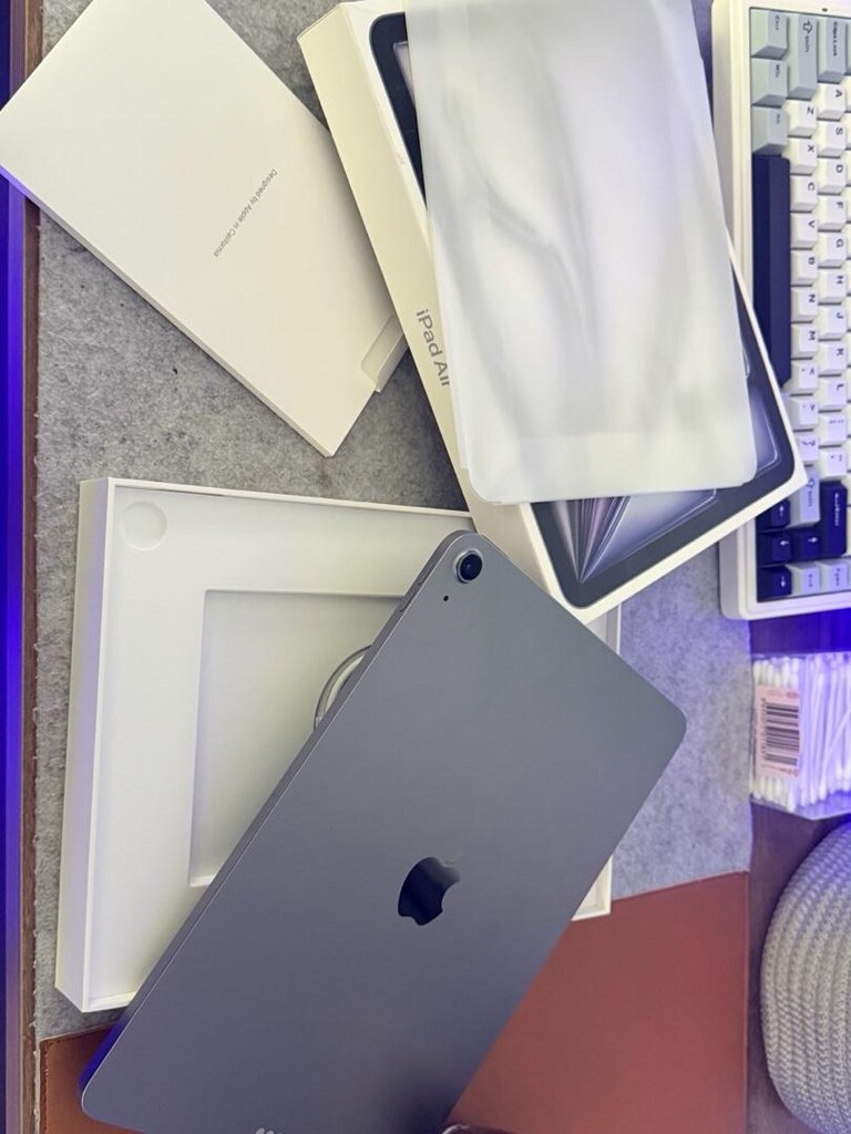 iPad Air 11-inch (M3) Wi-Fi 128 GB - 3
