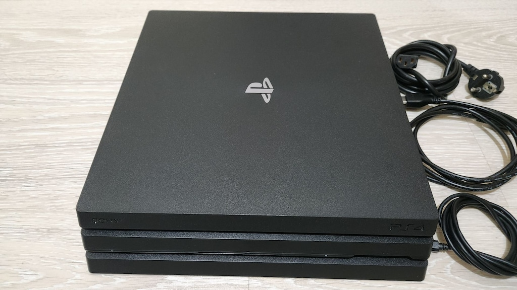 PS4 Pro 1 TB 4K, FC 27 Dahil 17 Oyunlu, Çift Orijinal Kollu, Tertemiz - 2