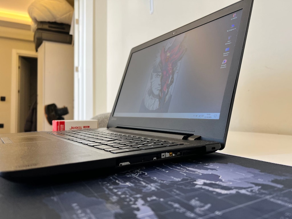 LENOVO İDEAPAD LAPTOP SSDLİ - 8