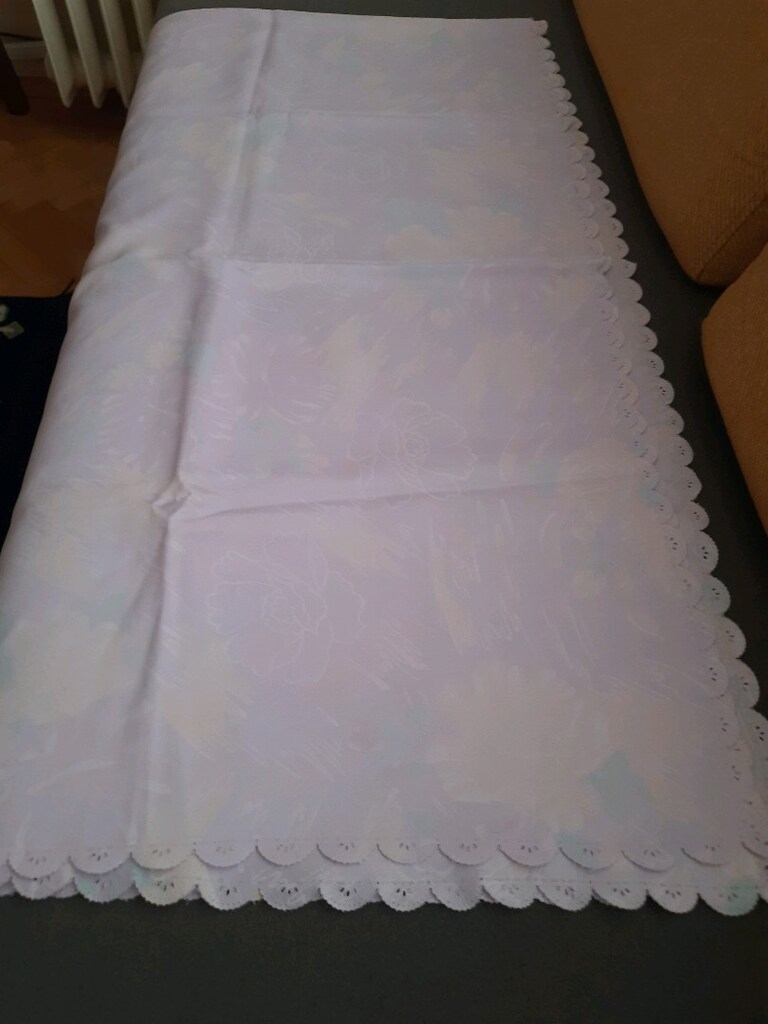AKÇAY:AZ KULLANILMIŞ DİKDÖRTGEN DERTSİZ MASA ÖRTÜSÜ.EBAT:200*140 CM - 5