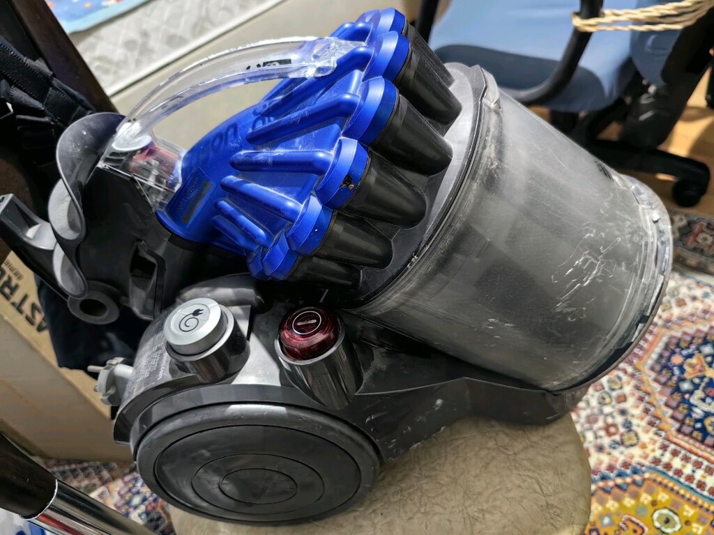 Dyson DC23 süpürge çalışmıyor Arzalı sadece resimde görülen süpürge - 2