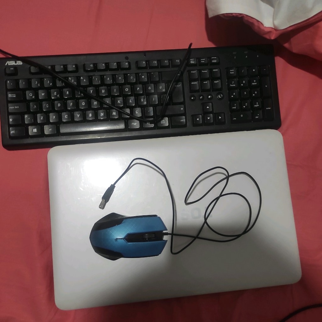 Toshiba Laptop - 4