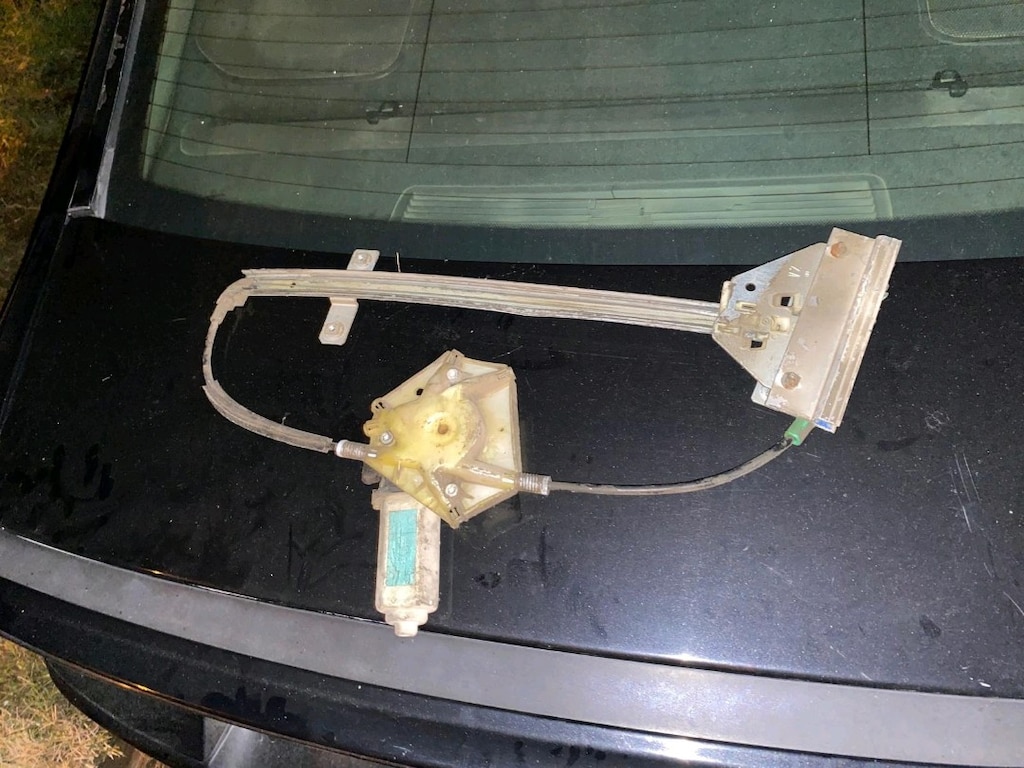 Volvo S40 sağ ön kapı cam kriko motor set mekanizma - 2
